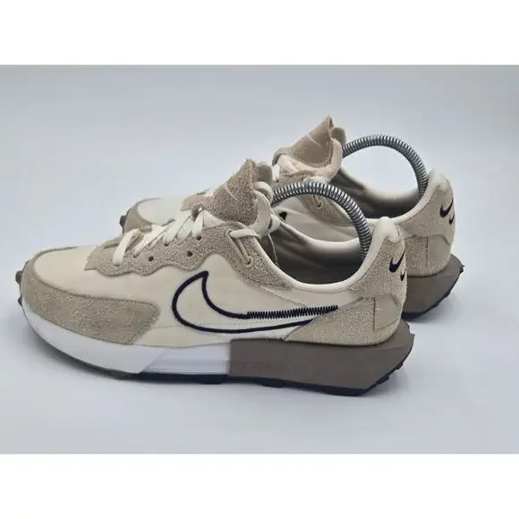 Nike Womens Fontanka Waffle Sanddrift White Sneakers Size 9.5 DC3579-102 - Picture 1 of 9